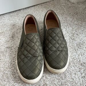 Old Navy Green Quilted Slip-On Loafers